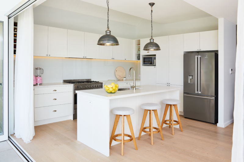 Kitchen_Angle_3_Horizontal_006 RET