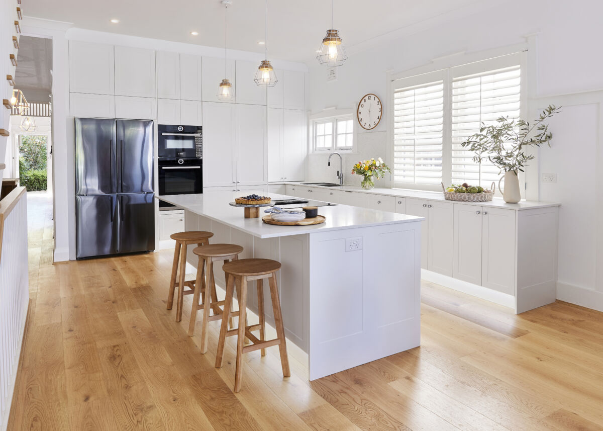 https://freedomkitchens.com.au/wp-content/uploads/2021/05/Kitchen_Side_Angle_Lights_On_Landscape-1-e1620787441444.jpg