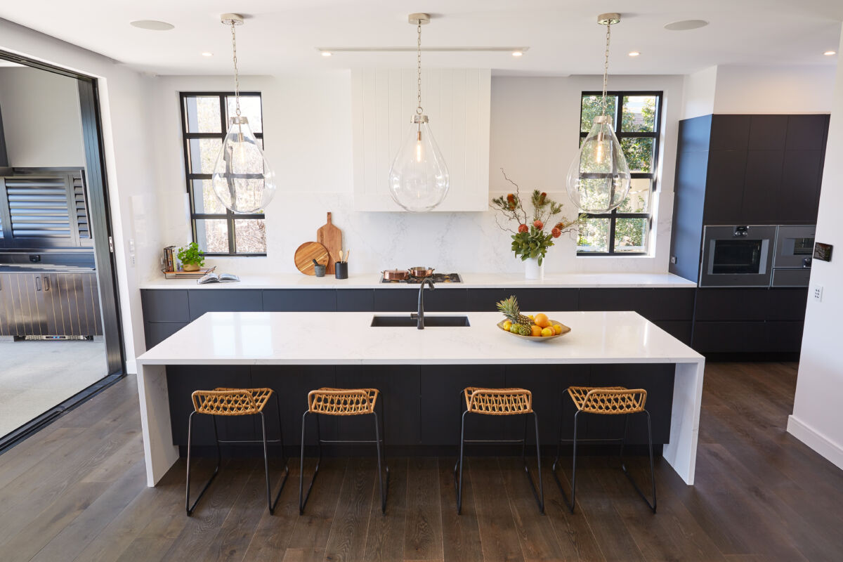 Modern Black Kitchens: Versatility in Design - Freedom Kitchens ...