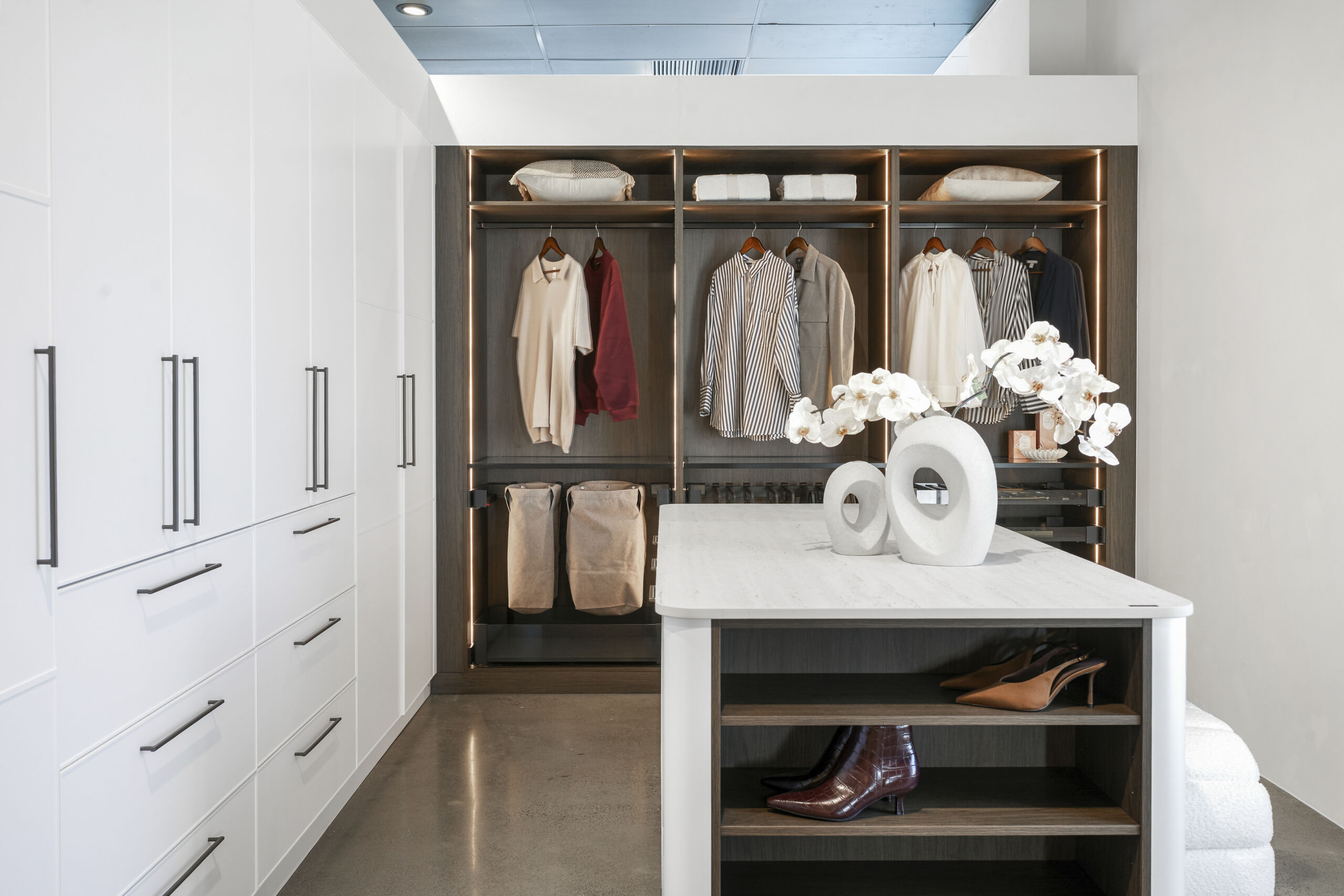 KG_Freedom_Moorabin_V1_211 Luxury Walk in Wardrobe