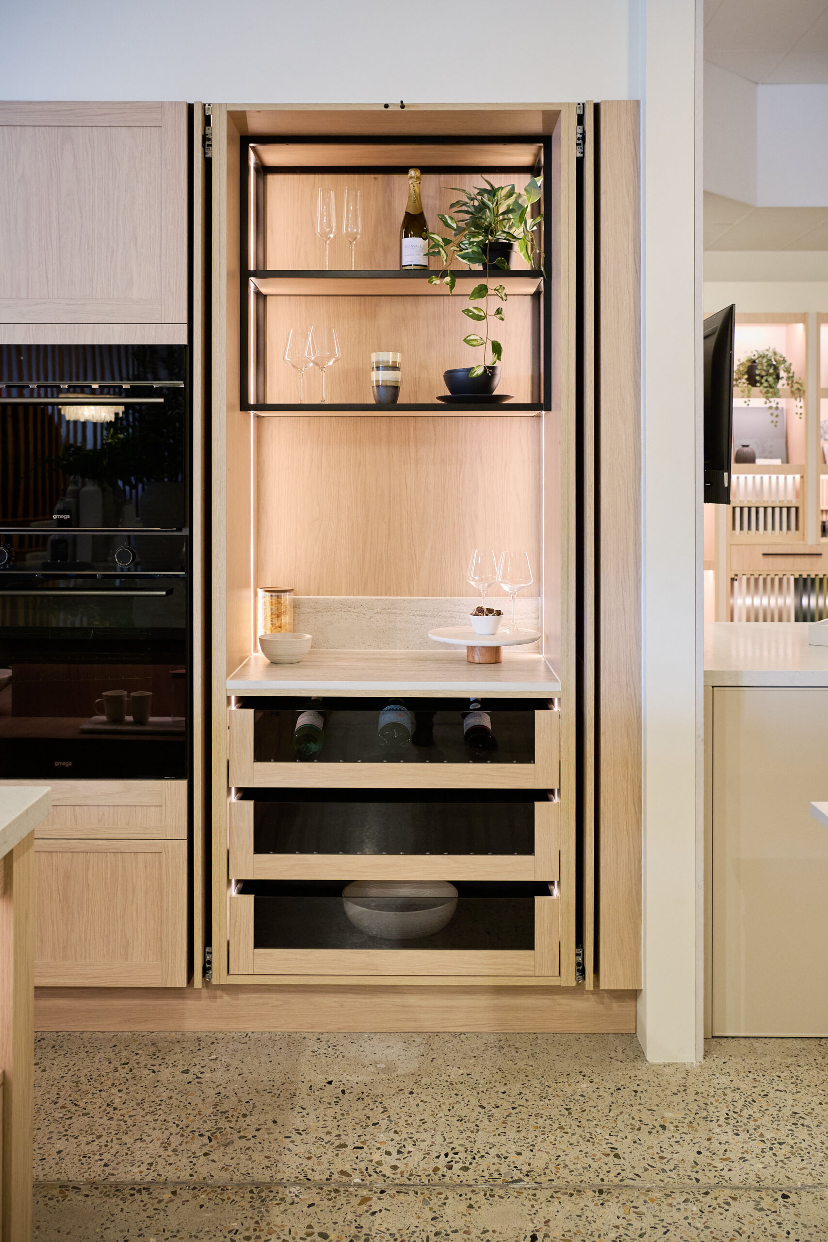 KitchenGroup-Southport_011 kitchen-wine-drawers-open-shelves
