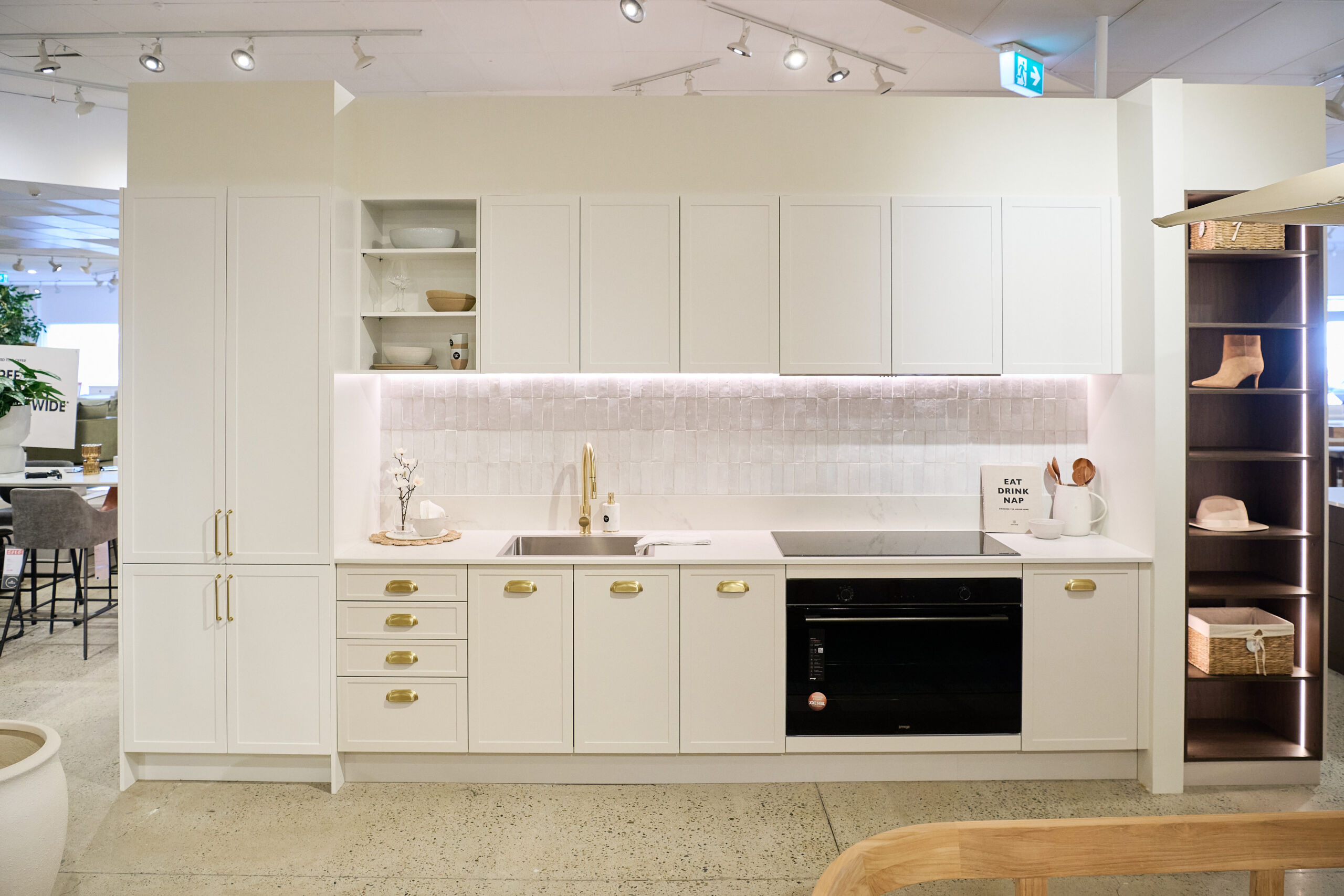 KitchenGroup-Southport_056 white-value-kitchen
