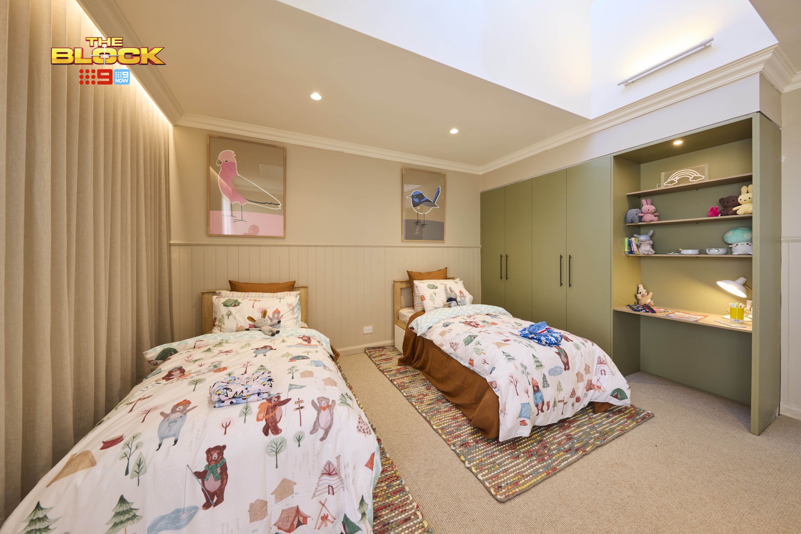 Copy of H5 RM2 kids bedroom Robbie and Mat-010 kids-bedroom-with-green-built-in-wardrobe-with-desk