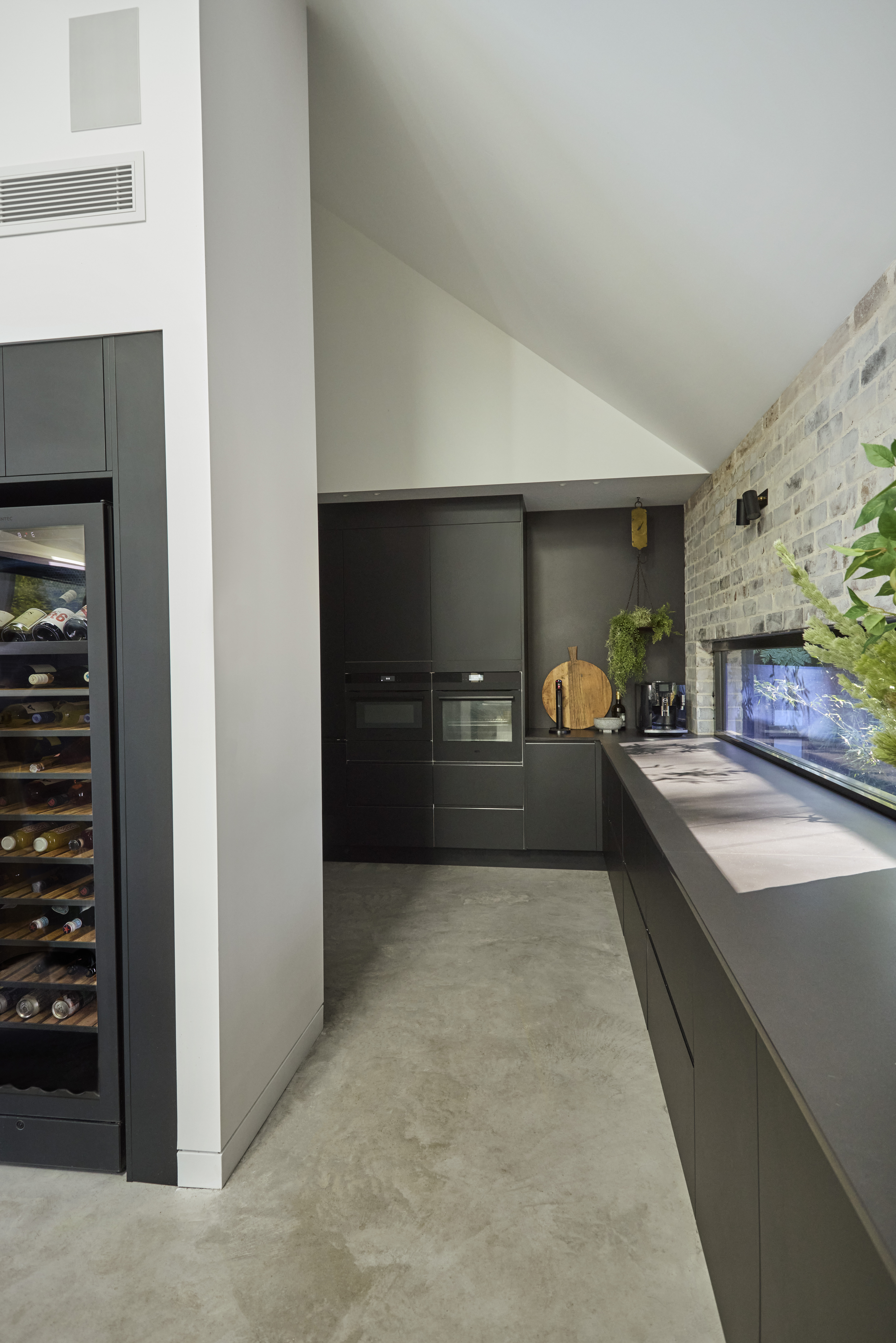 black-kitchen-with-butlers-pantry