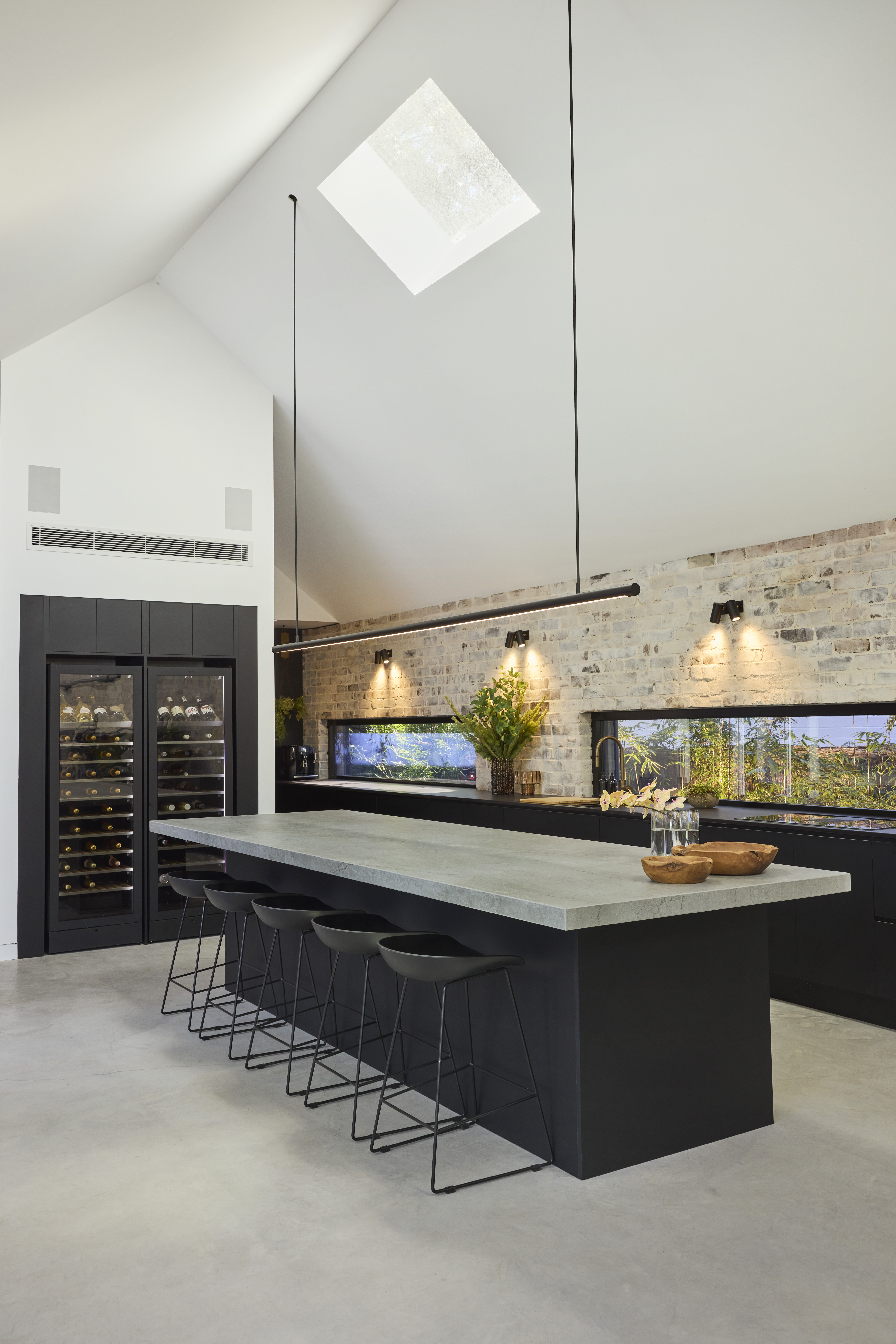 modern-black-kitchen-with-island-bench