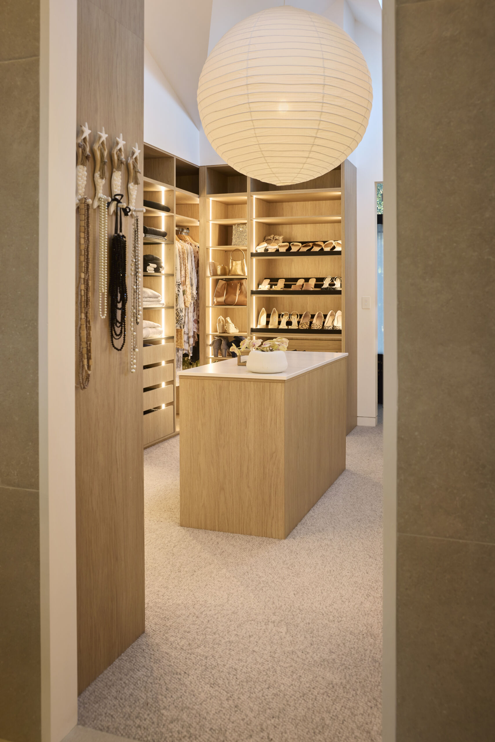 timber-look-walk-in-wardrobe-island-bench-storage