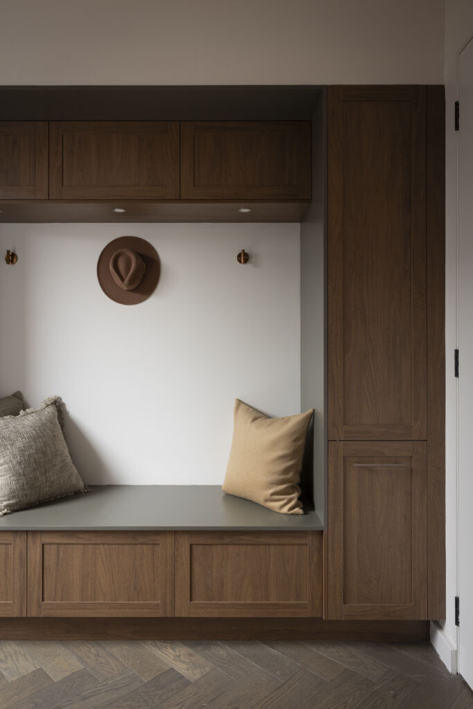 Inspiring Mudroom Room Ideas for a Stylish and Organised Entryway ...
