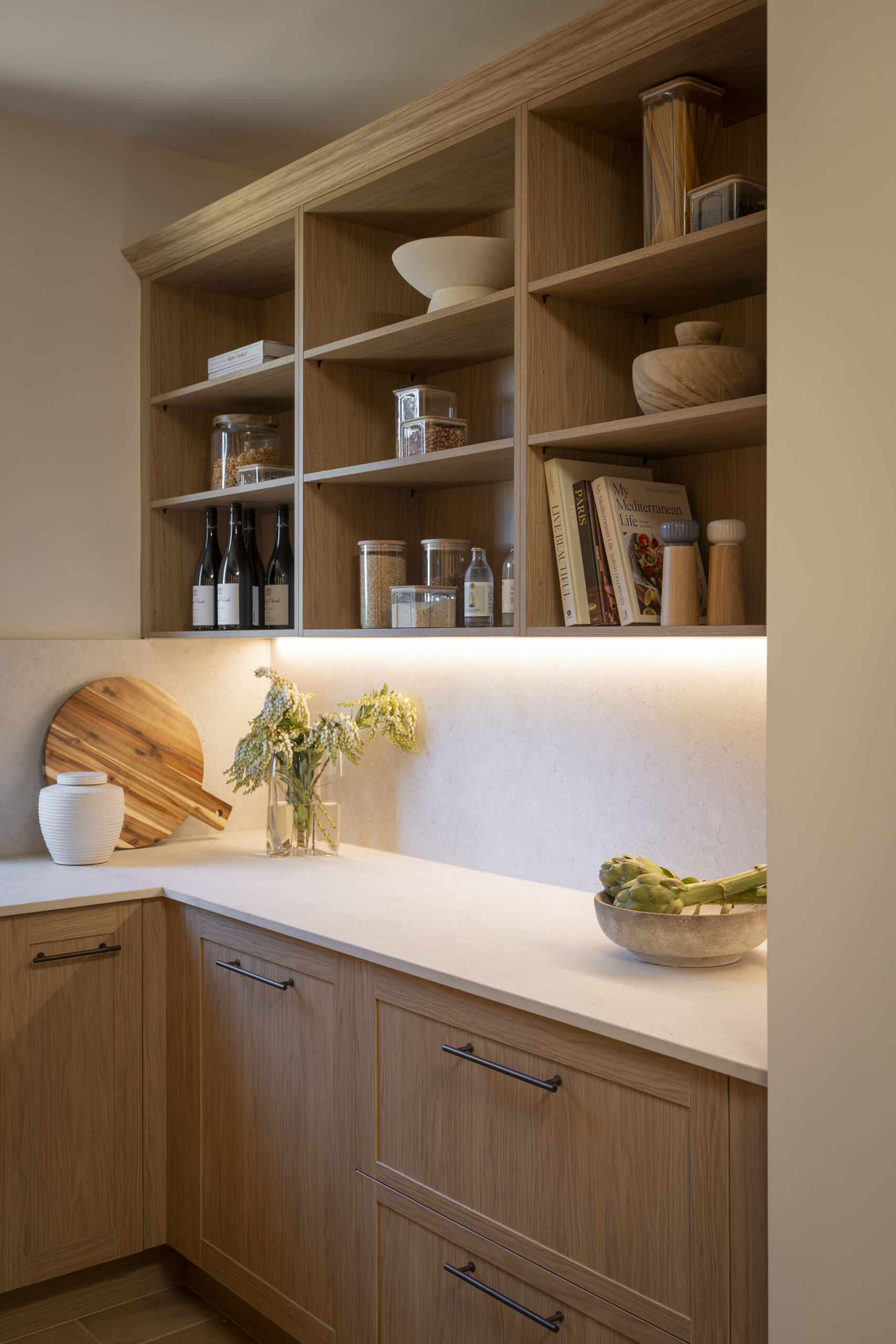 H5 ROBBIE & MAT Pantry MA358